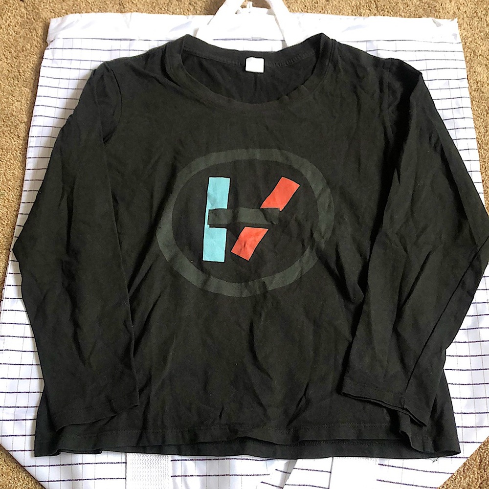 21 pilots merch crop tee
